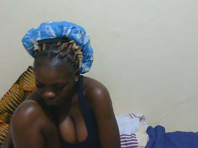 Arriana live cam on BongaCams