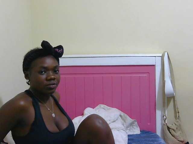 Arriana live cam on BongaCams