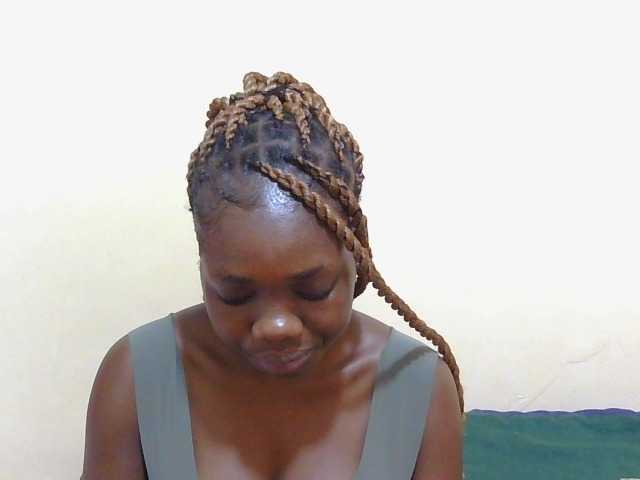 Arriana live cam on BongaCams