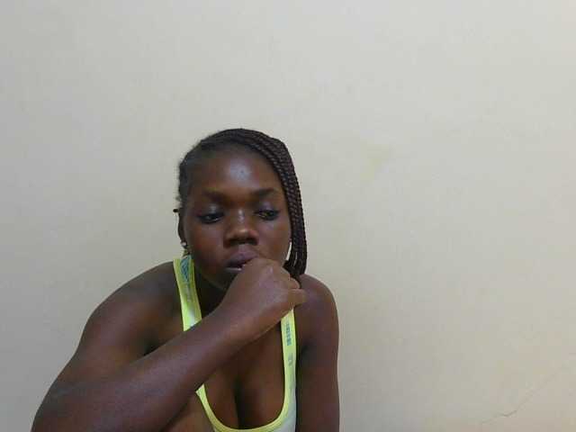 Arriana live cam on BongaCams