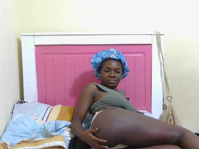 Arriana live cam on BongaCams