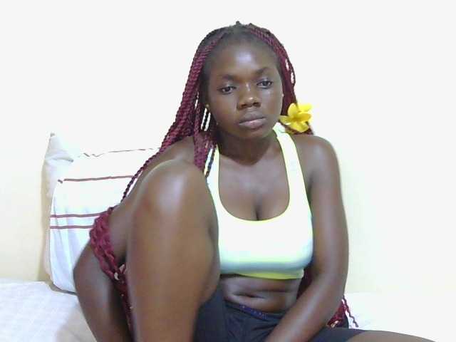 Arriana live cam on BongaCams