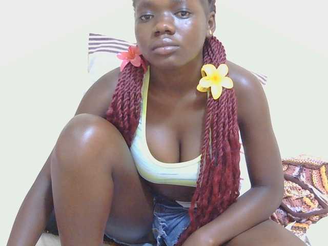 Arriana live cam on BongaCams