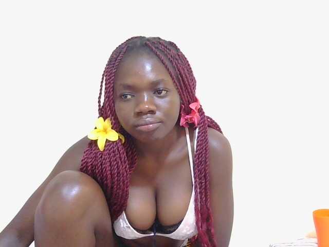 Arriana live cam on BongaCams