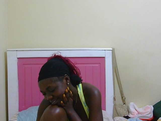 Arriana live cam on BongaCams