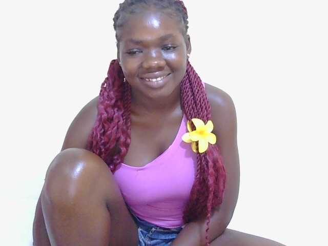 Arriana live cam on BongaCams