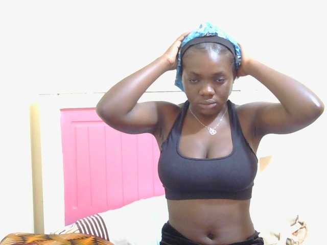 Arriana live cam on BongaCams