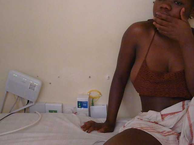 Arriana live cam on BongaCams