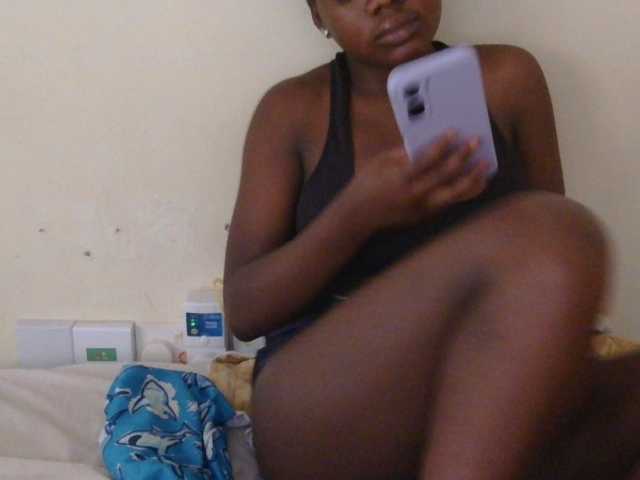 Arriana live cam on BongaCams