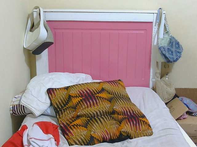 Arriana live cam on BongaCams