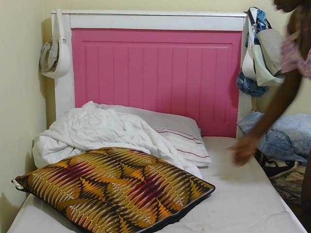 Arriana live cam on BongaCams