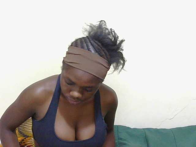 Arriana live cam on BongaCams