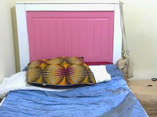 Arriana live cam on BongaCams
