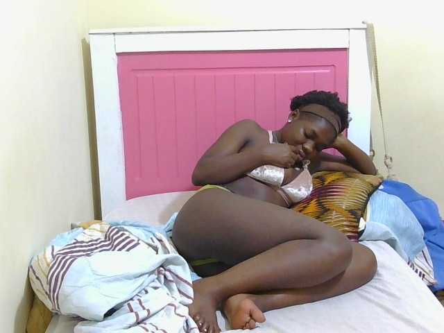 Arriana live cam on BongaCams