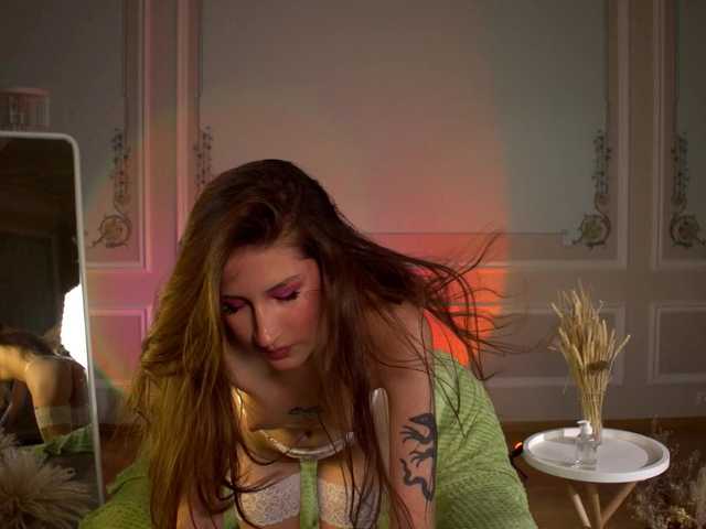 SarahRude live cam on BongaCams
