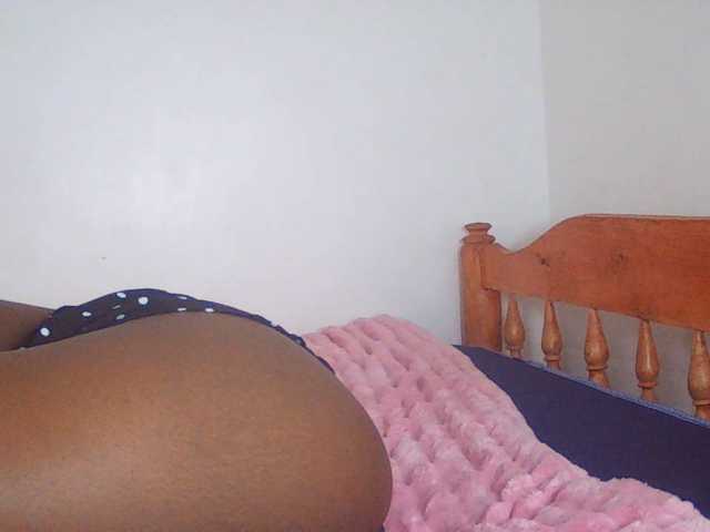 Goldenhour-diva live cam on BongaCams