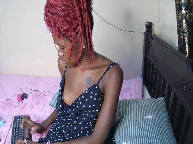 Goldenhour-diva live cam on BongaCams