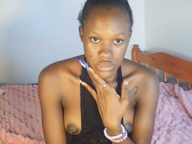 Goldenhour-diva live cam on BongaCams