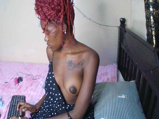 Goldenhour-diva live cam on BongaCams