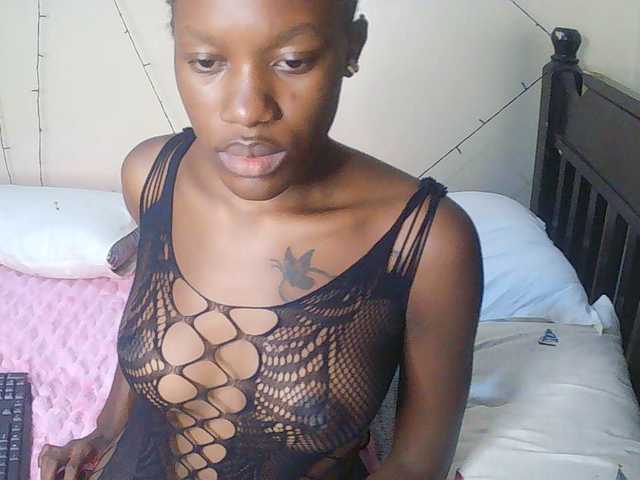 Goldenhour-diva live cam on BongaCams