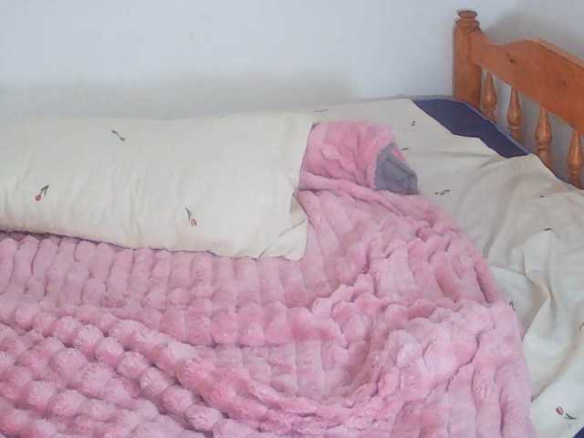 Goldenhour-diva live cam preview