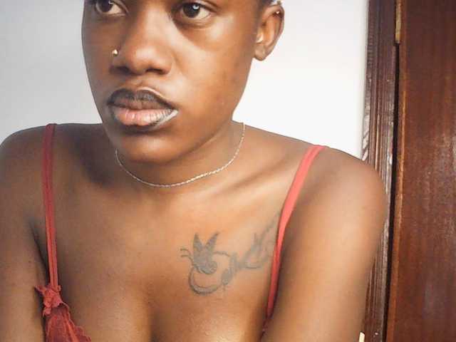 Goldenhour-diva live cam on BongaCams