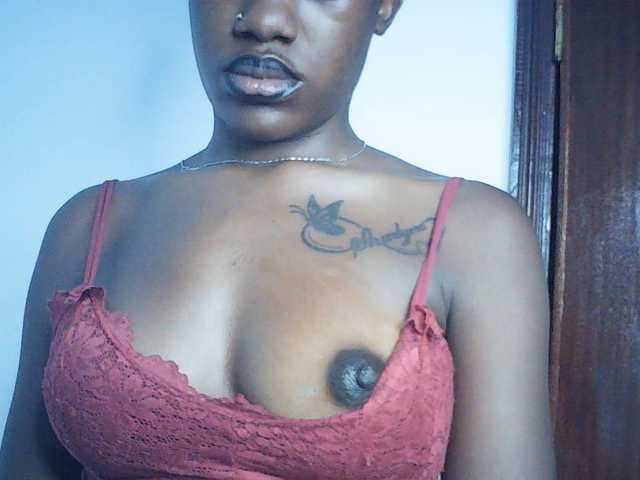 Goldenhour-diva live cam on BongaCams