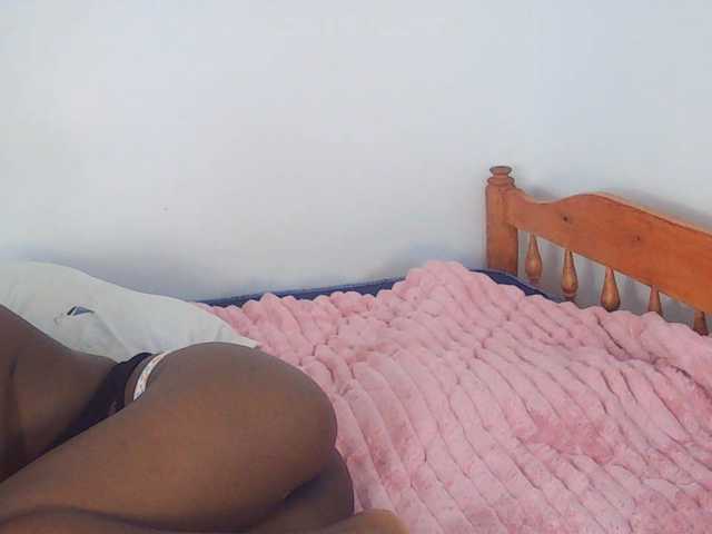 Goldenhour-diva live cam on BongaCams