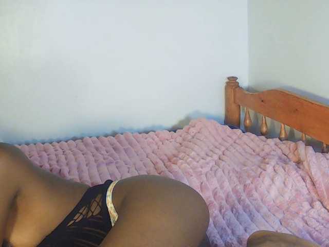 Goldenhour-diva live cam on BongaCams