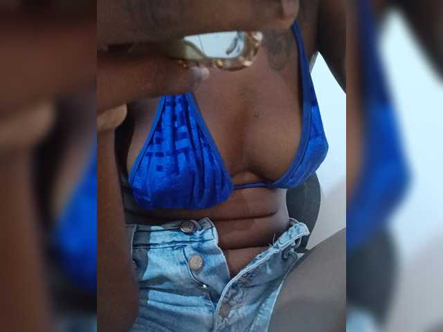 Goldenhour-diva live cam on BongaCams