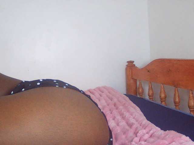Goldenhour-diva live cam on BongaCams
