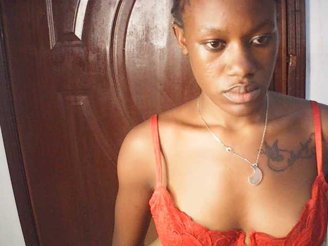 Goldenhour-diva live cam on BongaCams