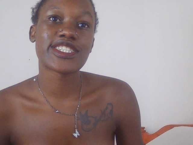 Goldenhour-diva live cam on BongaCams