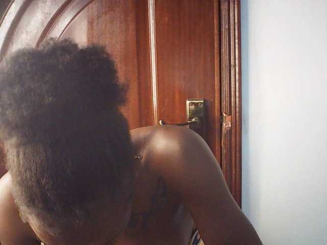 Goldenhour-diva live cam on BongaCams
