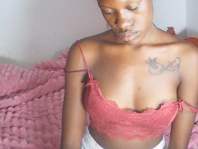 Goldenhour-diva live cam on BongaCams