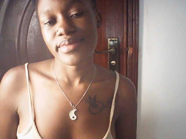 Goldenhour-diva live cam on BongaCams