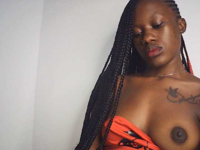 Goldenhour-diva live cam on BongaCams