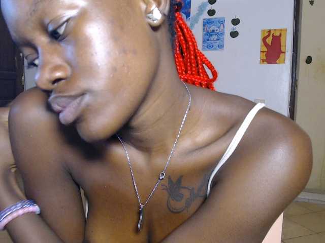 Goldenhour-diva live cam on BongaCams