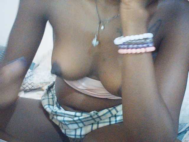 Goldenhour-diva live cam on BongaCams