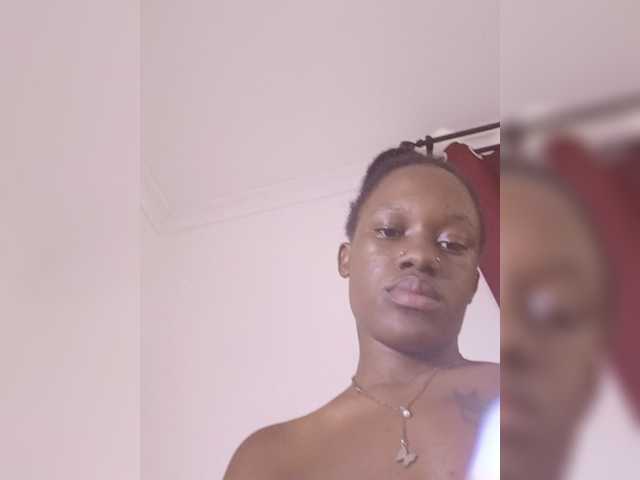 Goldenhour-diva live cam on BongaCams