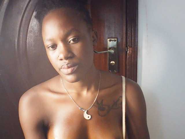 Goldenhour-diva live cam on BongaCams