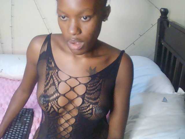 Goldenhour-diva live cam on BongaCams