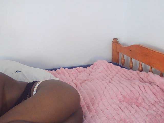 Goldenhour-diva live cam on BongaCams