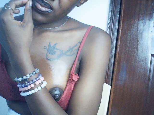 Goldenhour-diva live cam on BongaCams