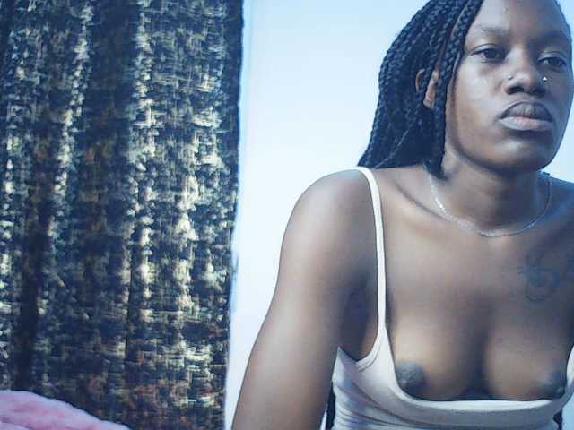 Goldenhour-diva live cam on BongaCams