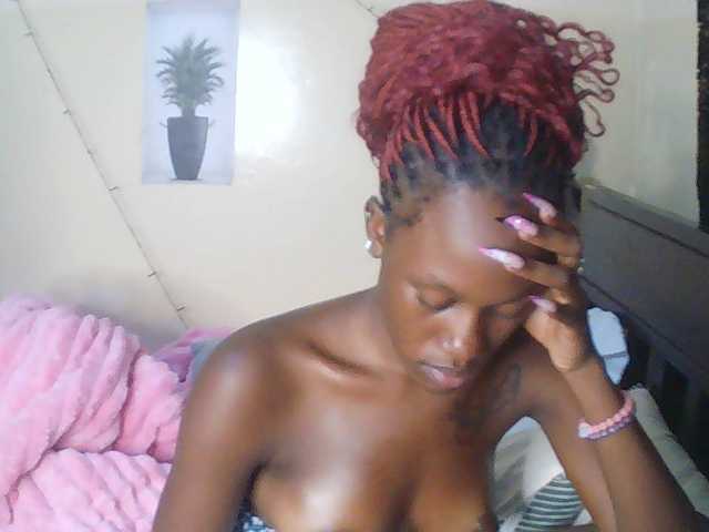 Goldenhour-diva live cam on BongaCams