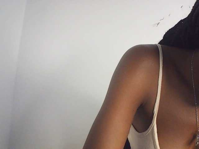 Goldenhour-diva live cam on BongaCams