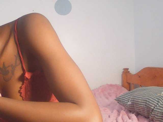 Goldenhour-diva live cam on BongaCams