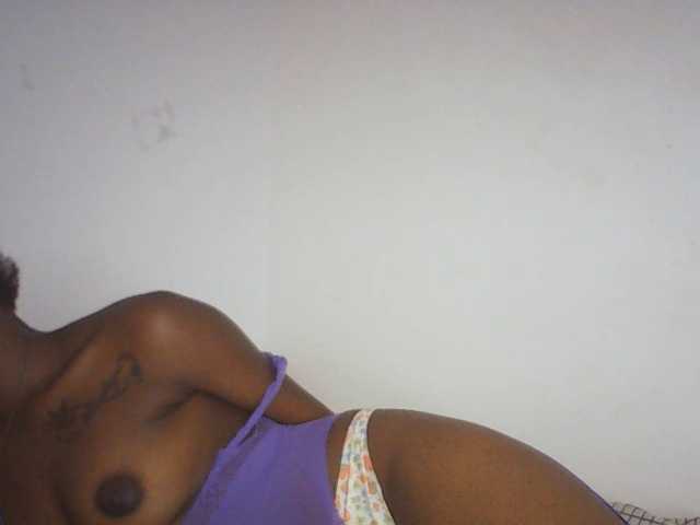 Goldenhour-diva live cam on BongaCams