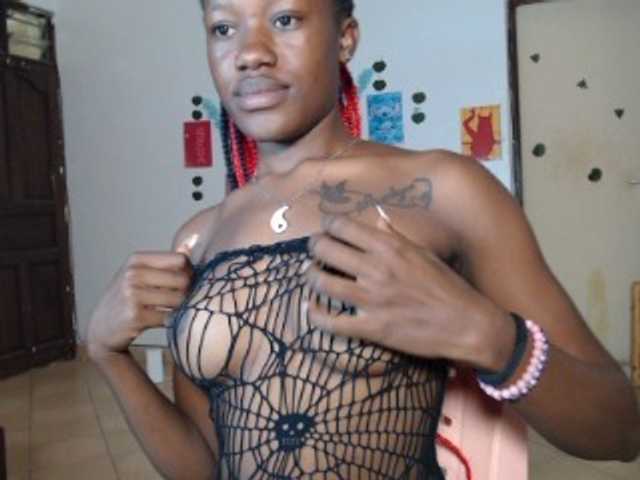 Goldenhour-diva live cam on BongaCams